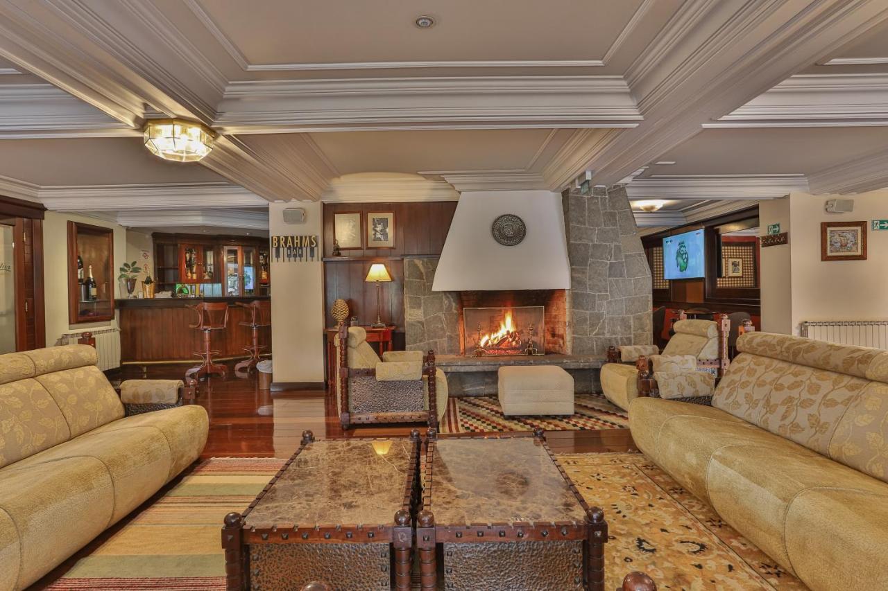 Le Suisse Elegance Hotel กังโปสดูจอร์เดา ภายนอก รูปภาพ