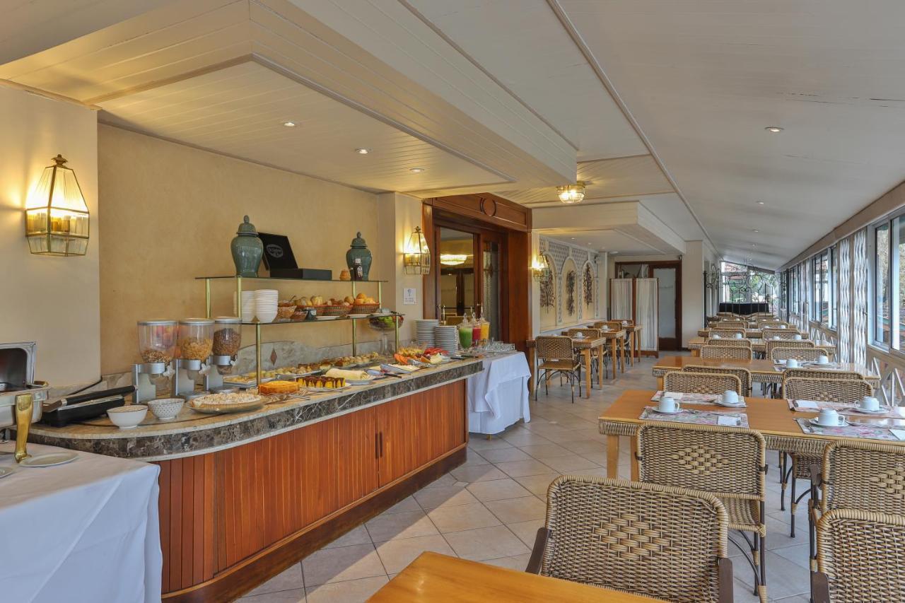 Le Suisse Elegance Hotel กังโปสดูจอร์เดา ภายนอก รูปภาพ