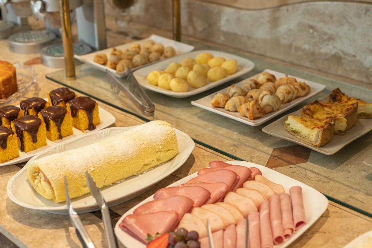 Le Suisse Elegance Hotel กังโปสดูจอร์เดา ภายนอก รูปภาพ