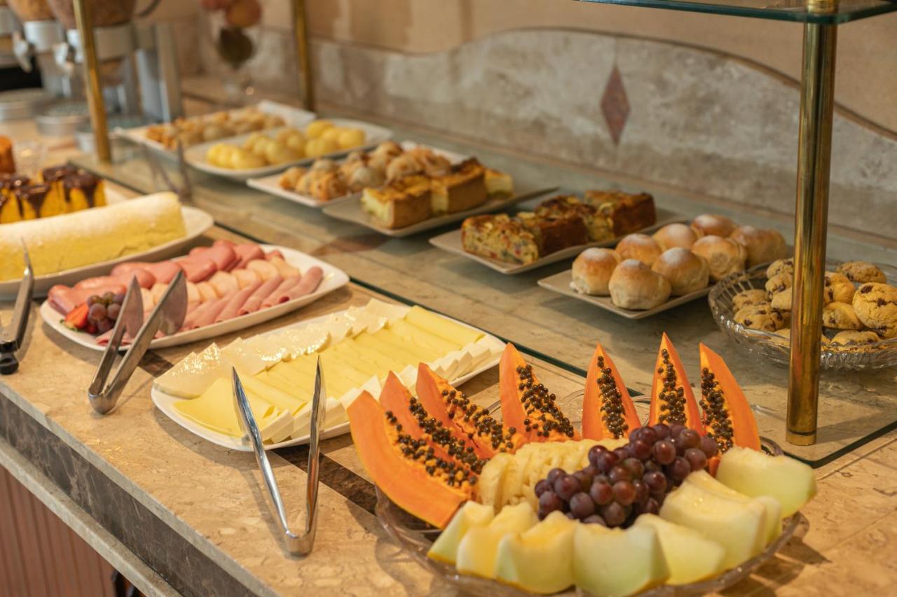 Le Suisse Elegance Hotel กังโปสดูจอร์เดา ภายนอก รูปภาพ