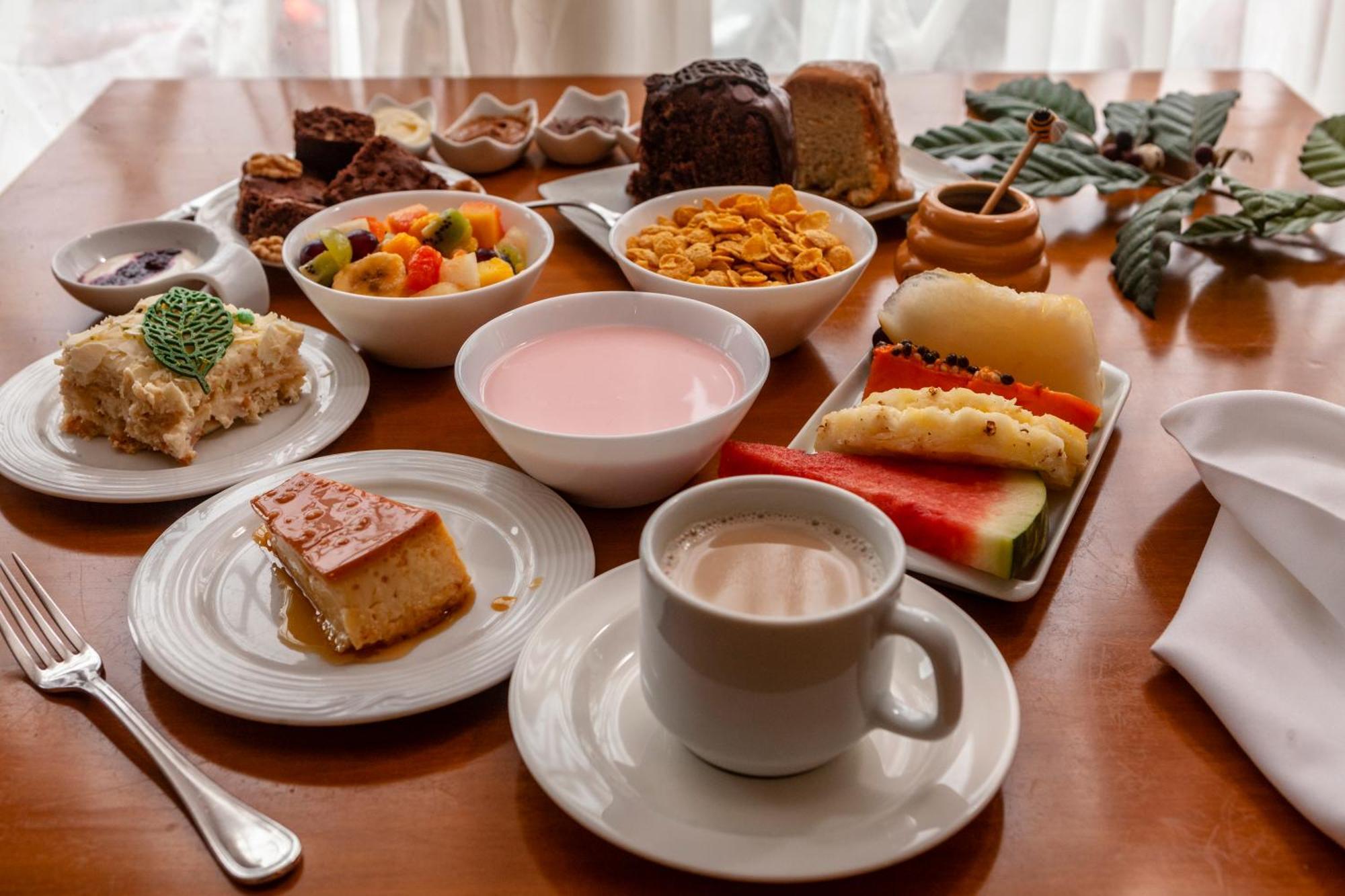 Le Suisse Elegance Hotel กังโปสดูจอร์เดา ภายนอก รูปภาพ
